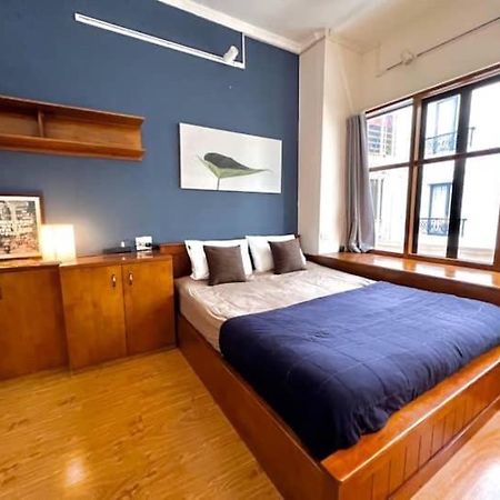 Nice Room Located Right Next To The Old Quarter Can Phong Nhieu Anh Sang Tai Ngay Gan Pho Di Bo Ho Guom ฮานอย ภายนอก รูปภาพ