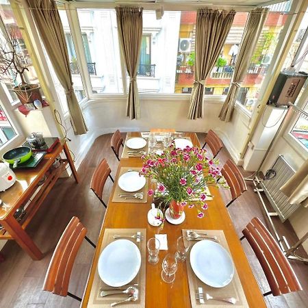 Nice Room Located Right Next To The Old Quarter Can Phong Nhieu Anh Sang Tai Ngay Gan Pho Di Bo Ho Guom ฮานอย ภายนอก รูปภาพ