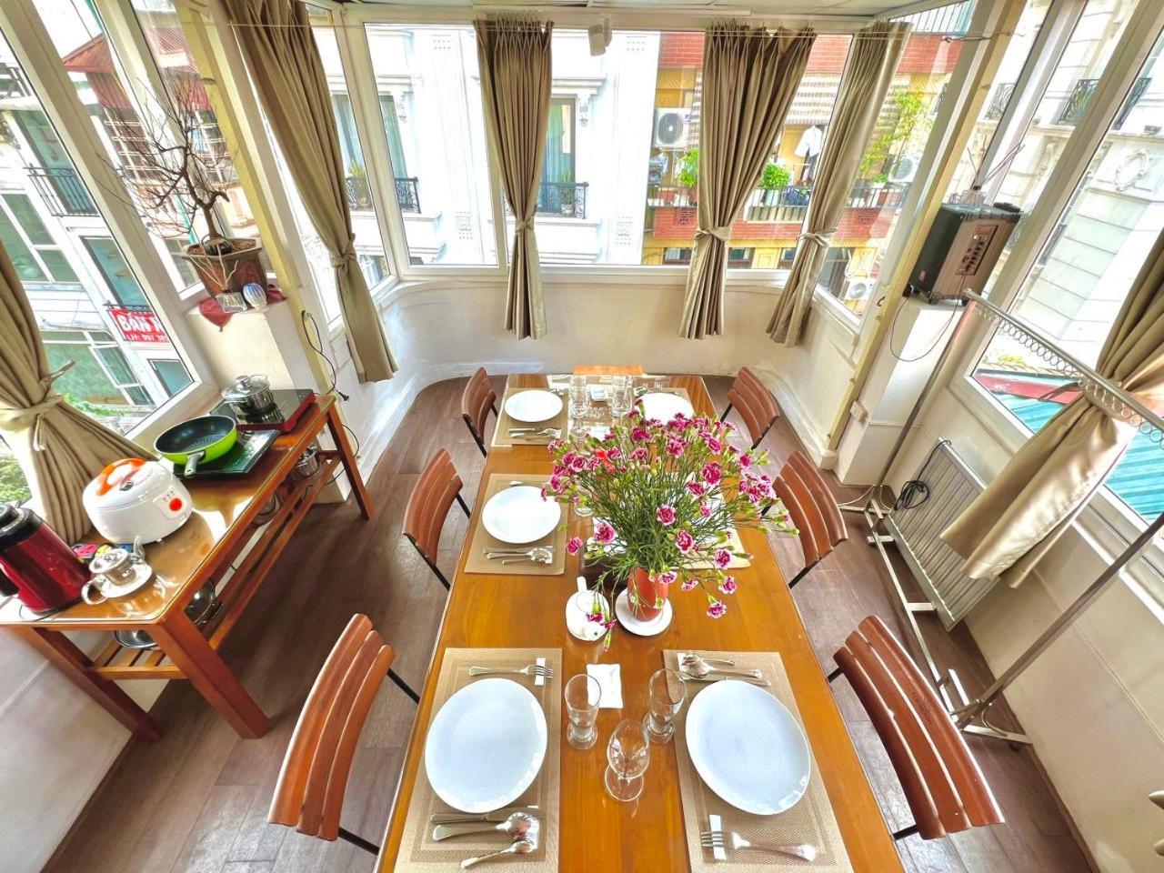 Nice Room Located Right Next To The Old Quarter Can Phong Nhieu Anh Sang Tai Ngay Gan Pho Di Bo Ho Guom ฮานอย ภายนอก รูปภาพ